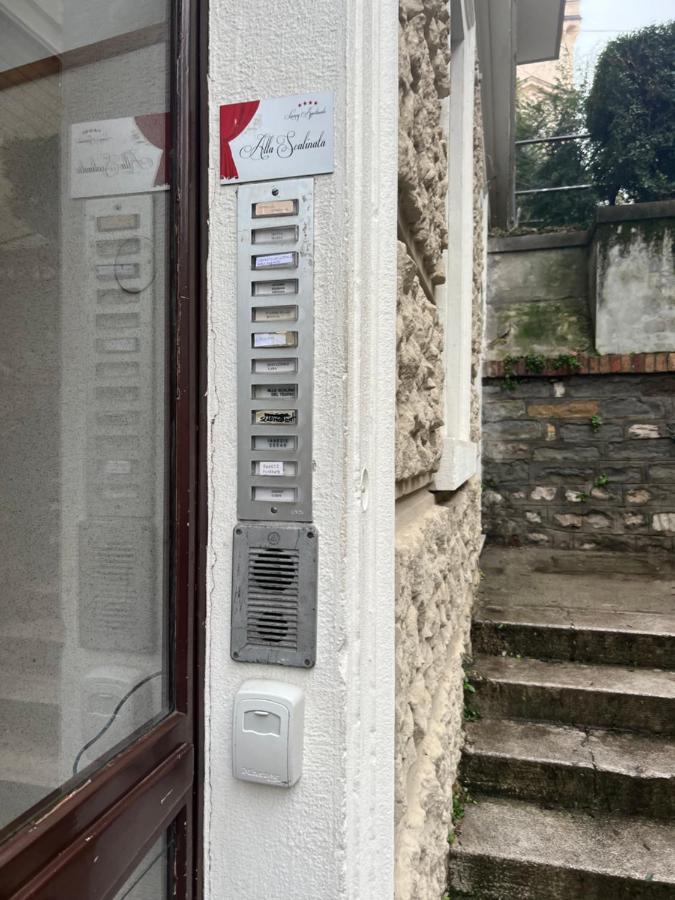 Alla Scalinata Del Teatro Rossetti Confort Suites Parcheggio Triest Exterior foto